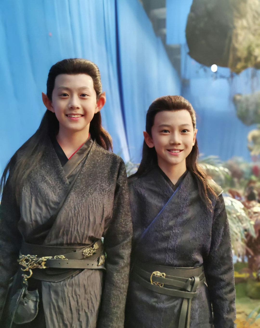 这个无忧渡的小妖怪居然是时代峰峻的  这么小就演戏了 ​​​