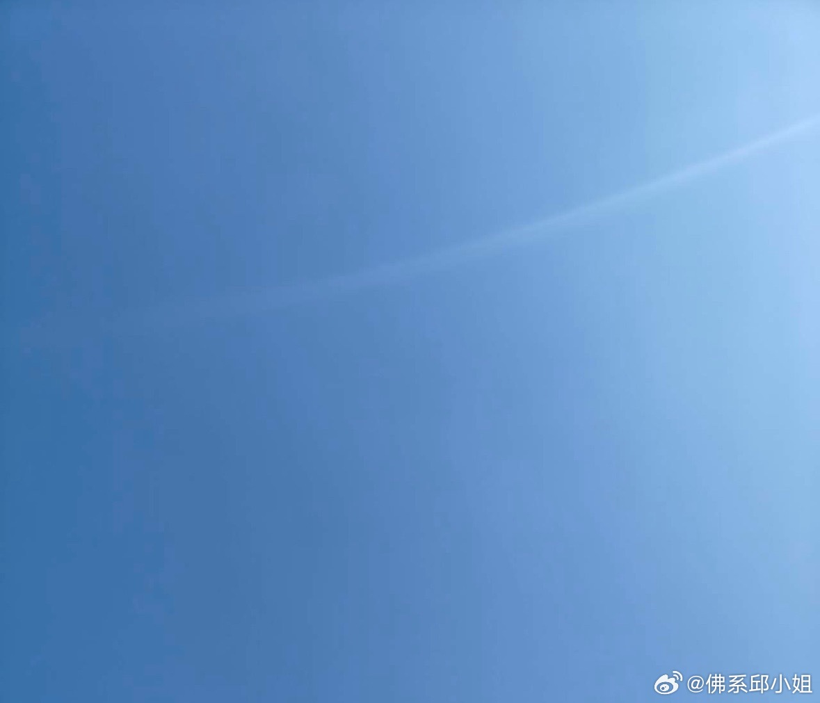 明天如果出现大跌，反而是机会。盯紧两个条件：第一，大盘点位在3922点附近。这个