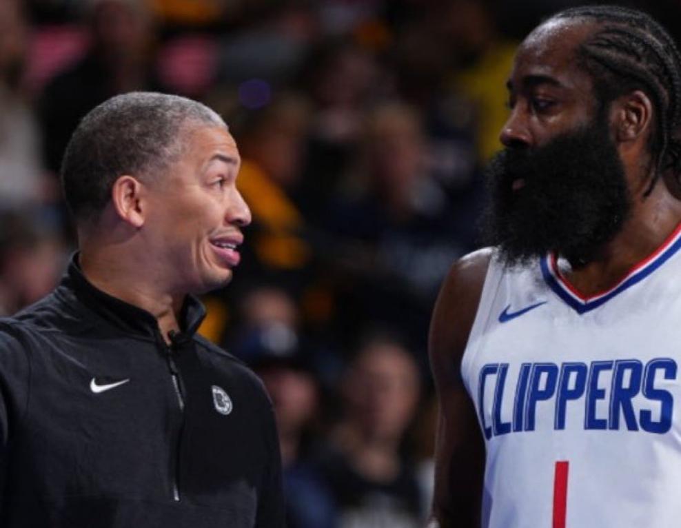 快船最近的9场比赛，居然只有8负1胜，唯一赢的那场还是打的独行侠。独行侠这赛季战