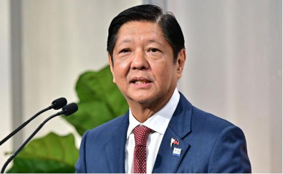 6国已派兵过南海，菲防长通告中国，不许出手，中方直接喷射水炮。
 
南海这边的事