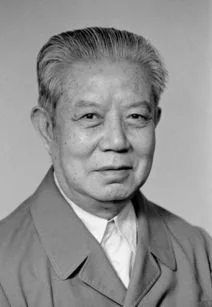 我党宣传战线的杰出领导人：邓力群同志