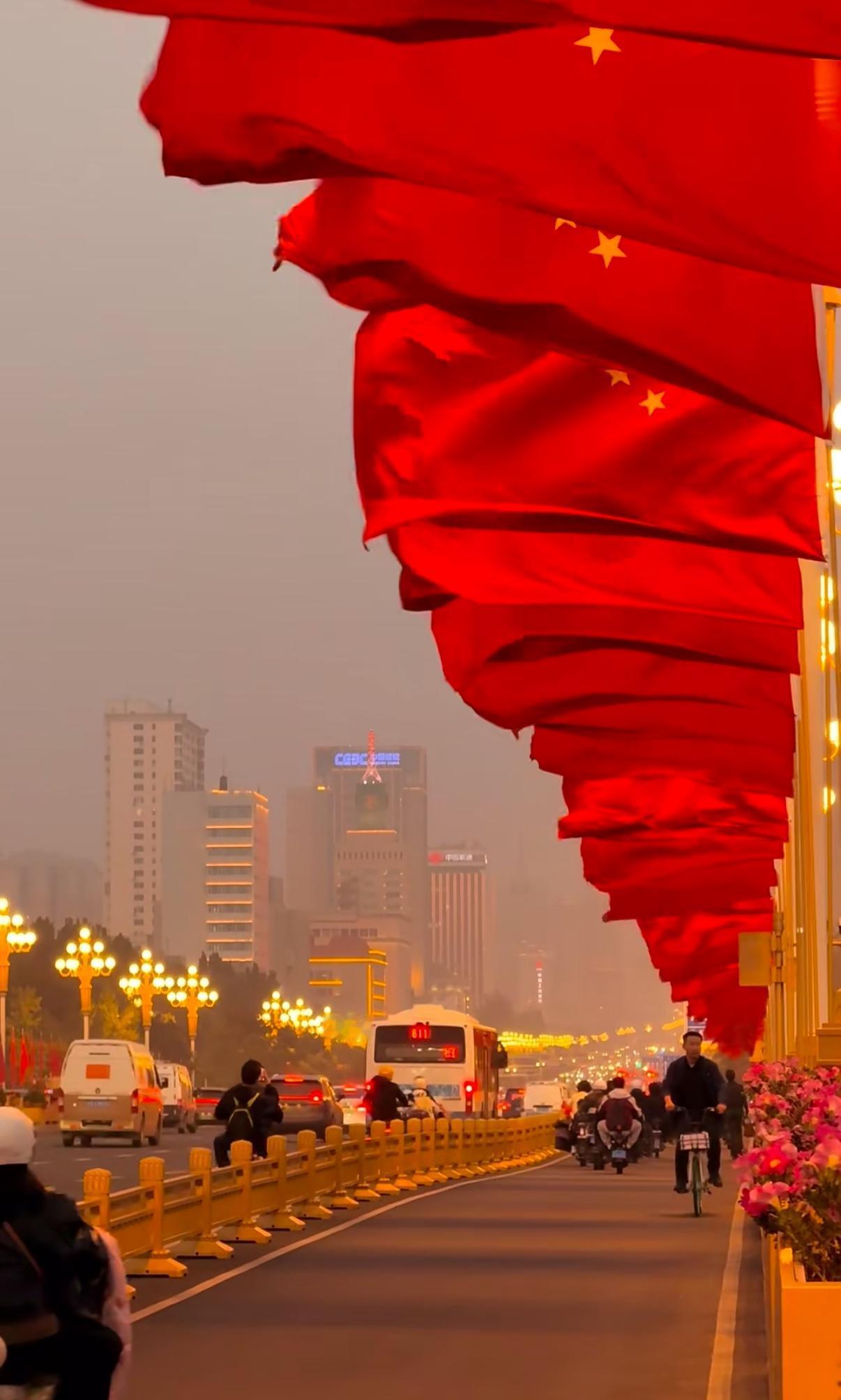 为什么总有人觉得，
中国永远“哪儿都不如人”？

“芯片不如美国，机床不如日本，