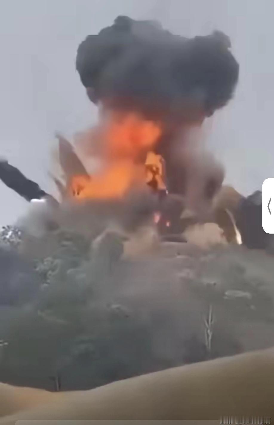 柬军绝地反击：5000枚火箭弹洗地，中国远火精准敲碎泰军防线
 
两员高级将领接