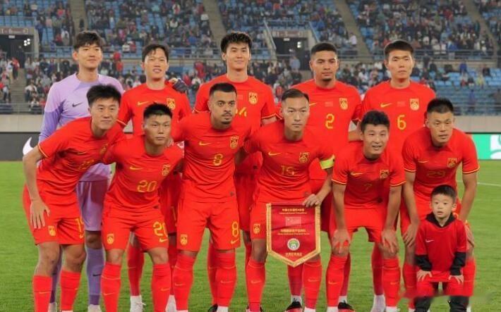 今晚，中国能否再次战胜韩国呢。
双方在身价和平均年龄上差距太大了。
总身价：中国