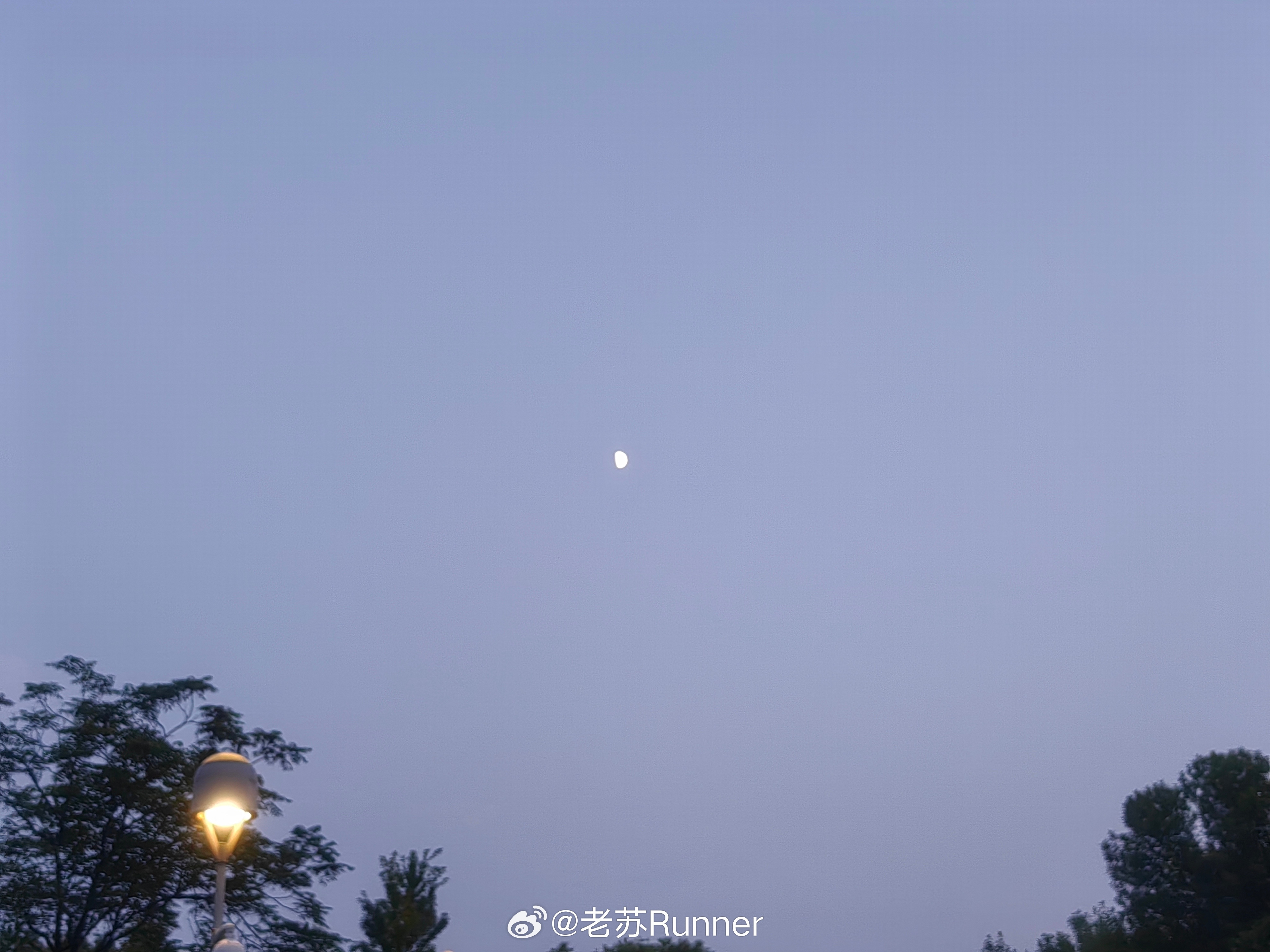 周四仰山夜跑，本来想坐地铁去奥森，发现骑车更快也更具性价比。计划是仰山十攀，实际