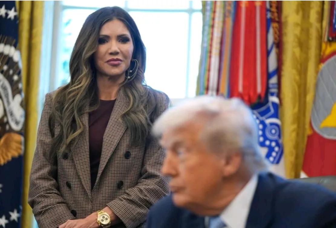 福克斯新闻消息，当地时间5日，美国总统特朗普在社媒发文证实，国土安全部部长克里斯