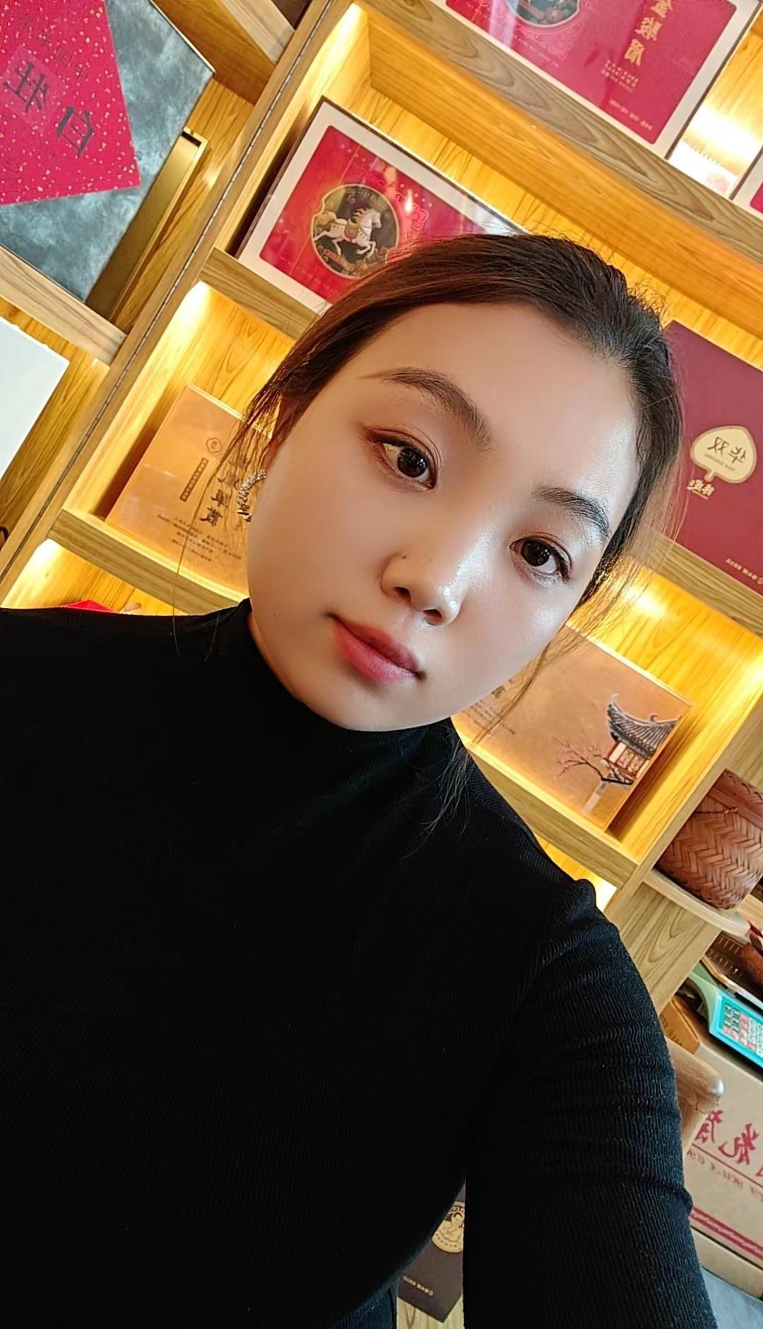 窗外雨，杯中茶岁月静好，安之若素