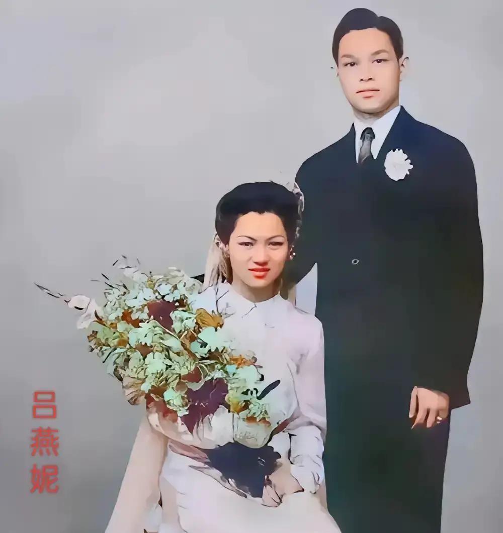 2006年霍英东去世，长房三个儿子霍震霆、霍震寰、霍震宇各管一摊，核心资产的控制