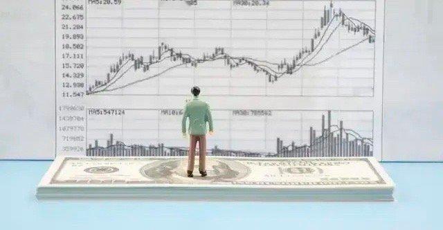 怎么看！明天都是风格切换！因为又到了攻克3500点的关键点，权重股该上场了，指数