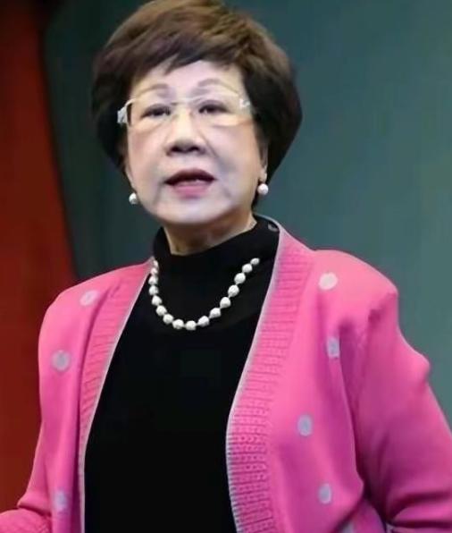 台湾地区前副领导人吕秀莲日前接受岛内访谈节目访问时直言：“两岸必须认真谈，赴大陆