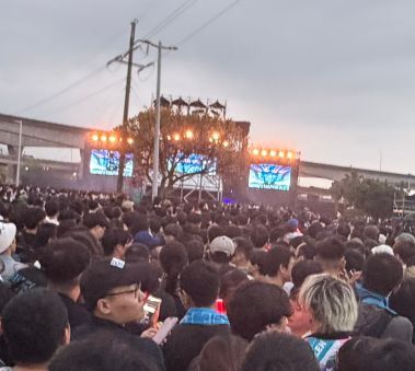 哈? 这看啥啊这 