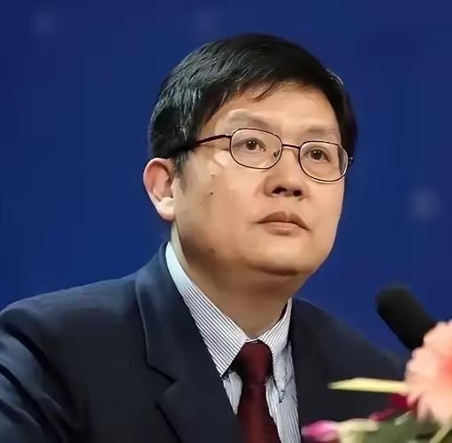 中方呼吁谨慎前往日本，然而复旦大学的冯玮却在此时，高调推荐中国学生去日本，并把这