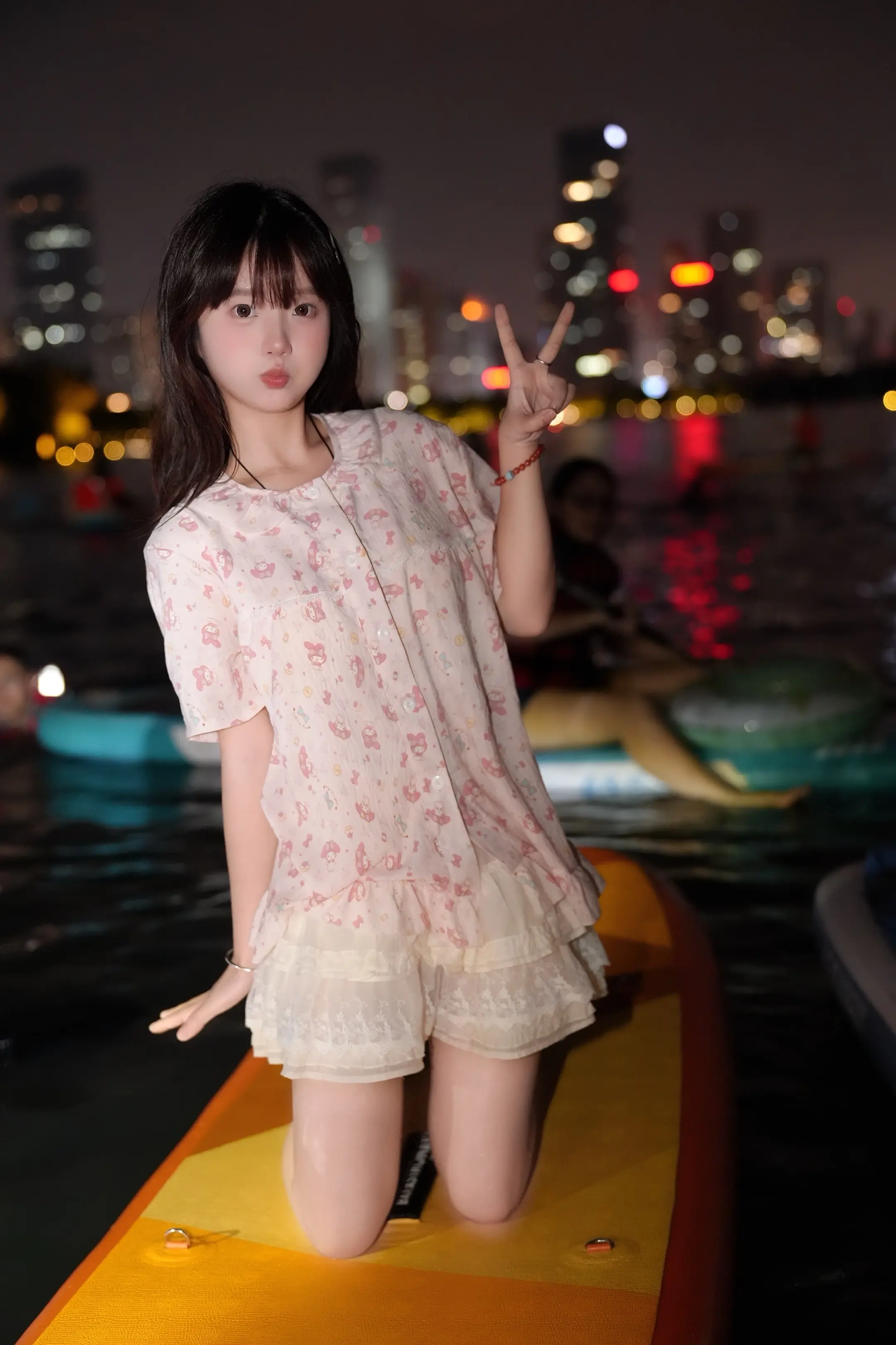 当我沉迷，你的眼睛。天鹅湖浆板好好玩