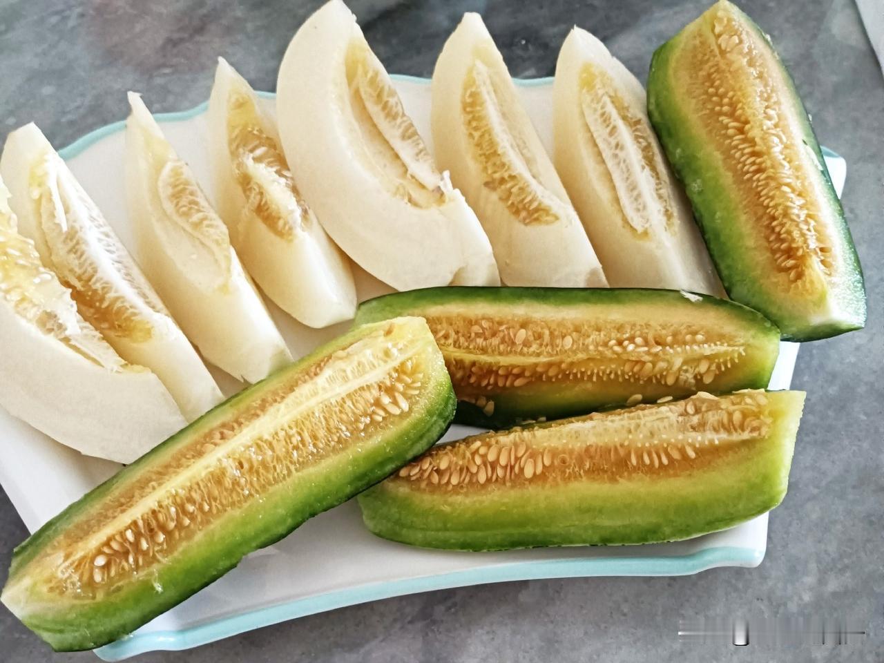 饭后加个水果餐，普通日子赛过活神仙。

最近水果季，又不贵，趁胃口正好，牙口也好