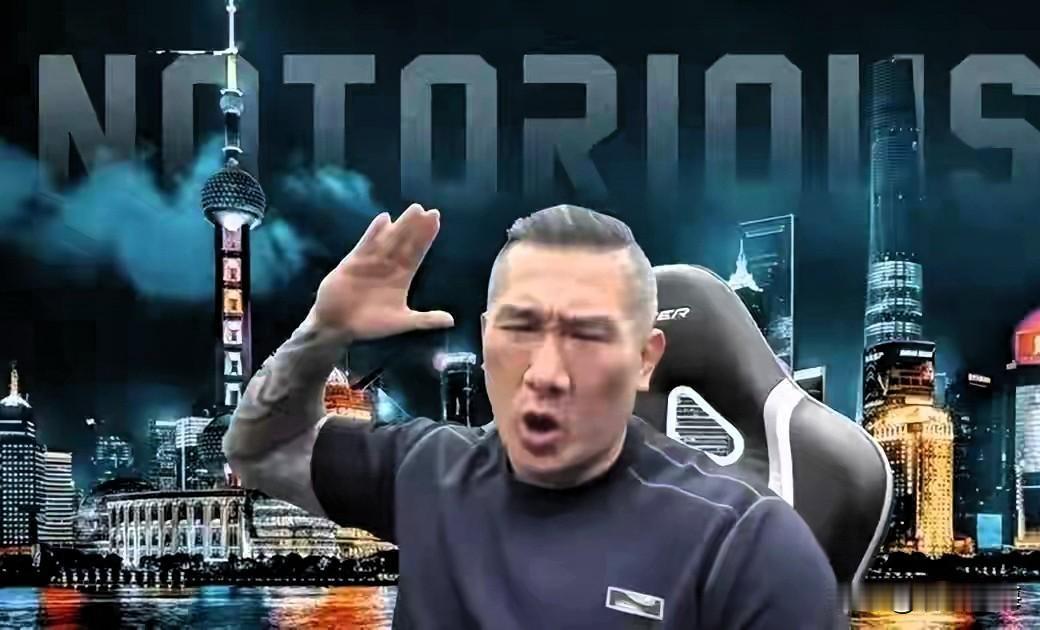 别再劝馆长定居大陆了！网友只看到“安全”，却没琢磨透，他留在台湾发声才是对统一最