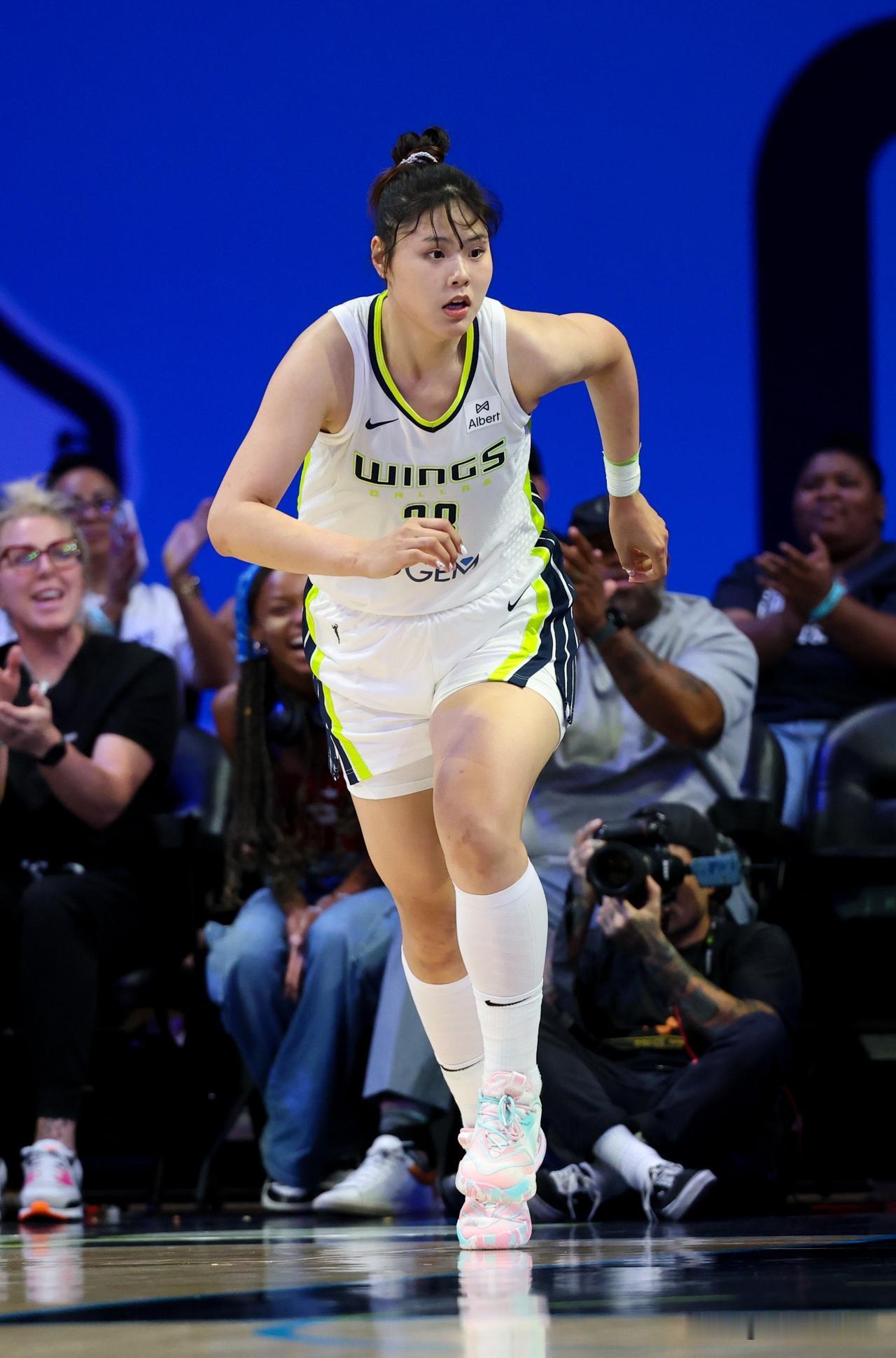 李月汝10分10篮板1抢断1盖帽，WNBA飞翼队96-91战胜天空队迎来五连胜