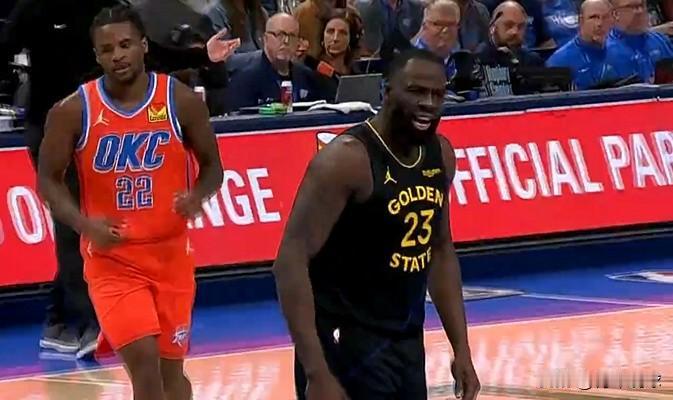 本性难移！格林又犯浑！

今天勇士客场对阵雷霆的比赛，第二节最后2分28秒，格林