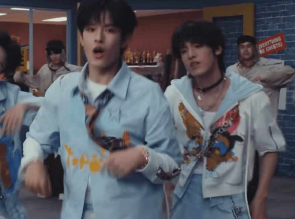 我一看到张则雨这个项圈在掌机触手可及之处我就兴奋、、我就压抑。。 
