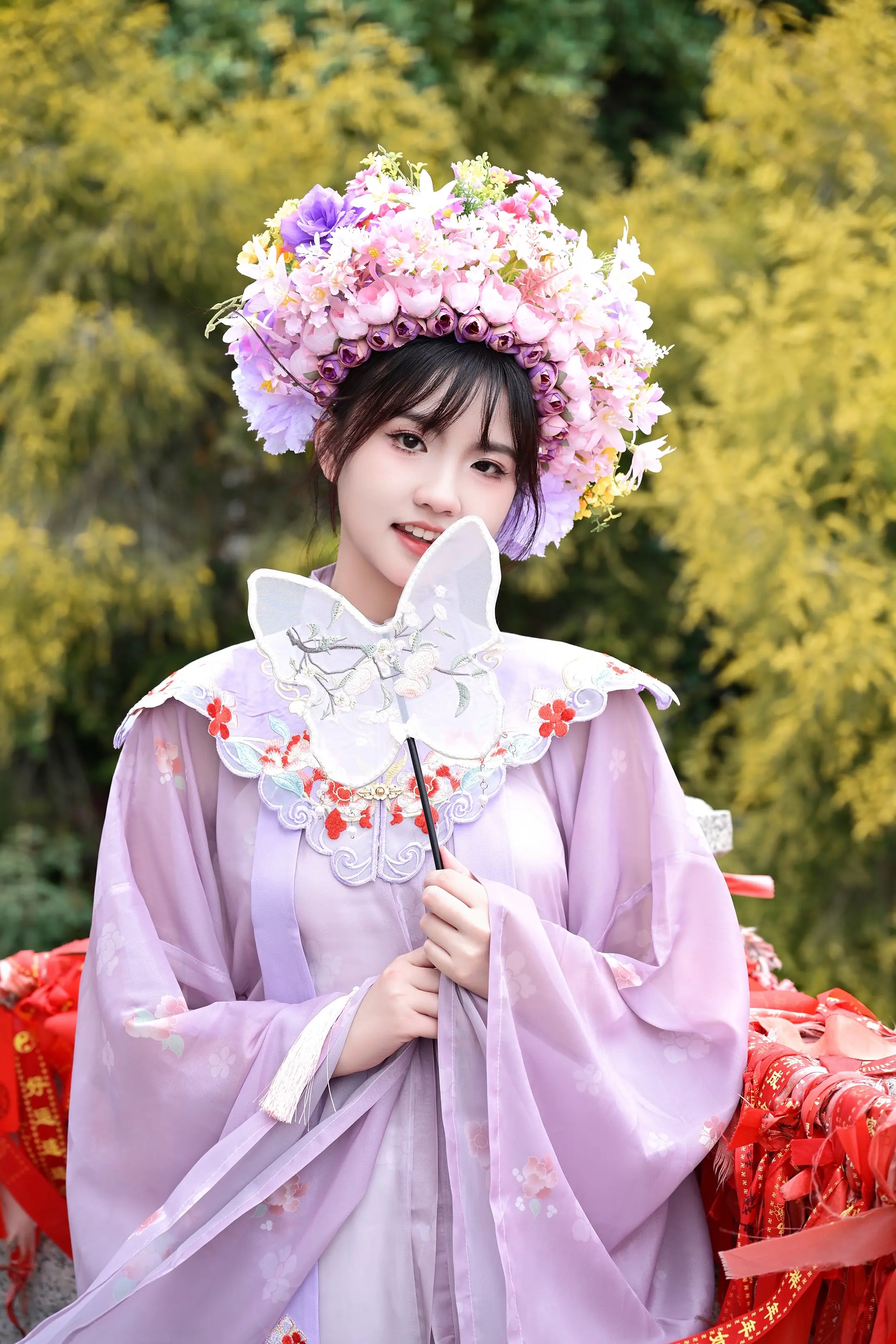 《头上有个小花园》⛅️。听说今生簪花 来世也会漂亮是真的吗 不过我只希...
