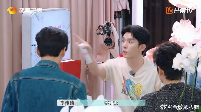 听李佳琦集训要长脑子了李佳琦不愧是货品总监巴黎合伙人《巴黎合伙人》里李佳琦集训后