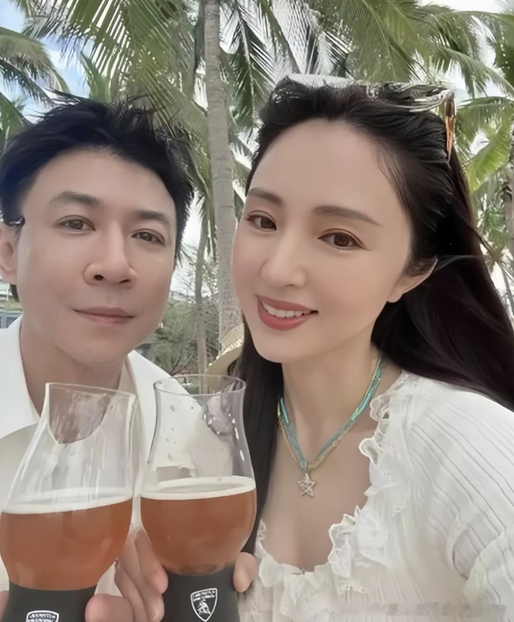 董璇曝张维伊被网友骂改了董璇返场姐姐当家2姐姐当家张维伊之前没少被骂，结账时手机