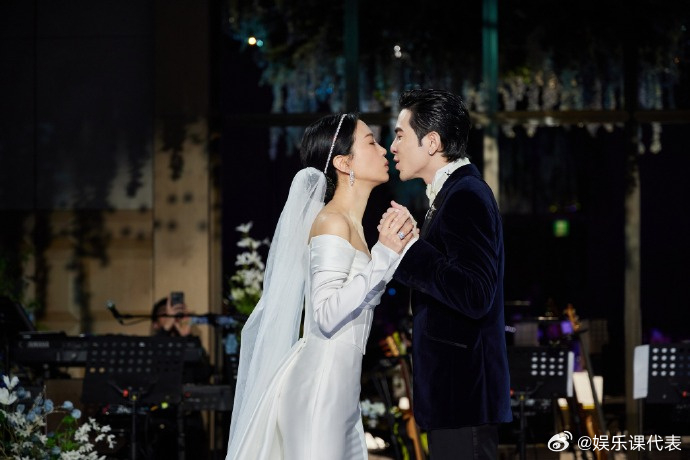 萧敬腾和林有慧将婚礼收到的礼金新台币700万元（约合人民币156万）全数捐出。用