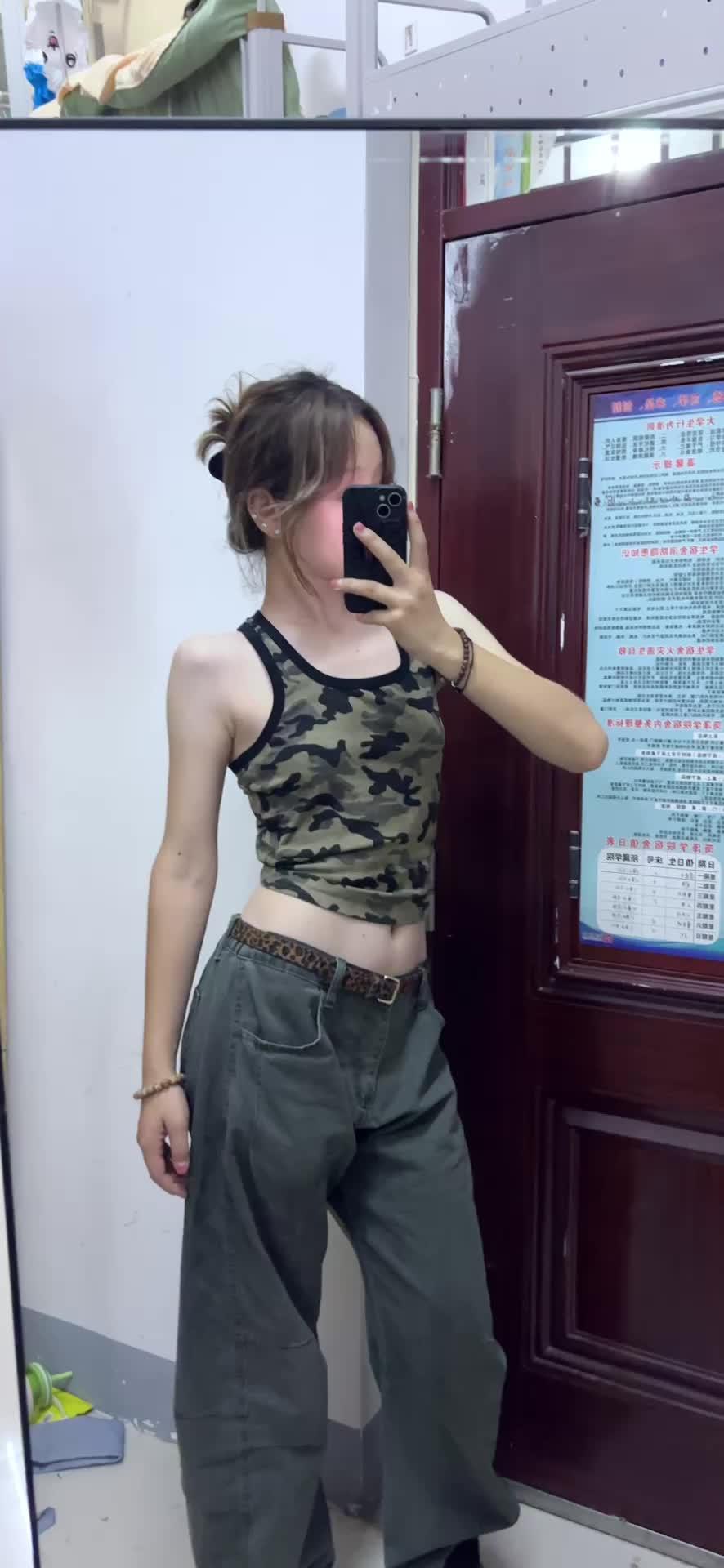 有人想见我 我百般推辞 可你什么都没说 我整天都想见你