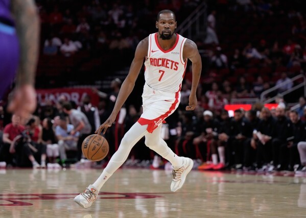 一年一度的NBA总经理调查来了，休赛期运作、新秀&国际球员以及防守的部分。哪支球