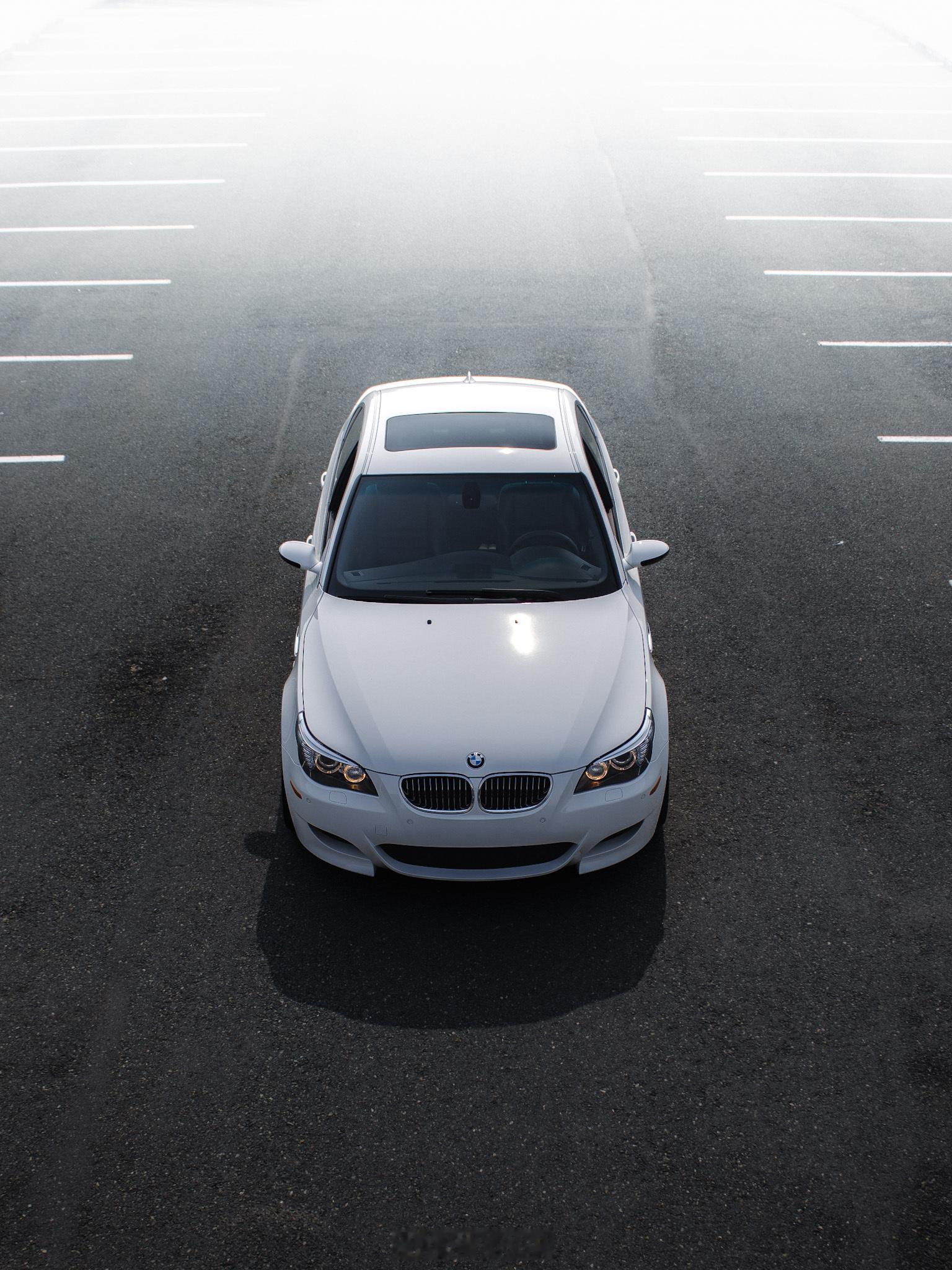 能开上这样的M5就是让我住大别墅也愿意啊 