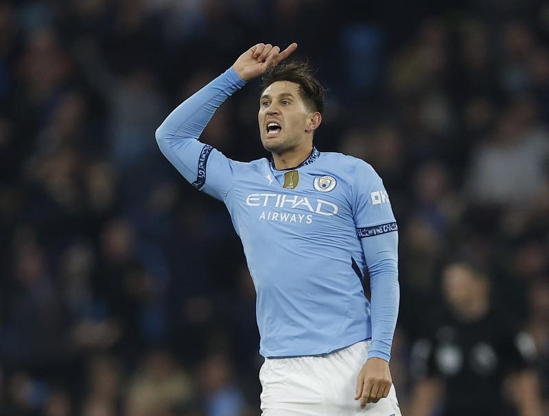 曼城看似后防线人手很多，但其实可用的球员并不多。斯通斯鲁本迪亚斯和格瓦迪奥尔将长