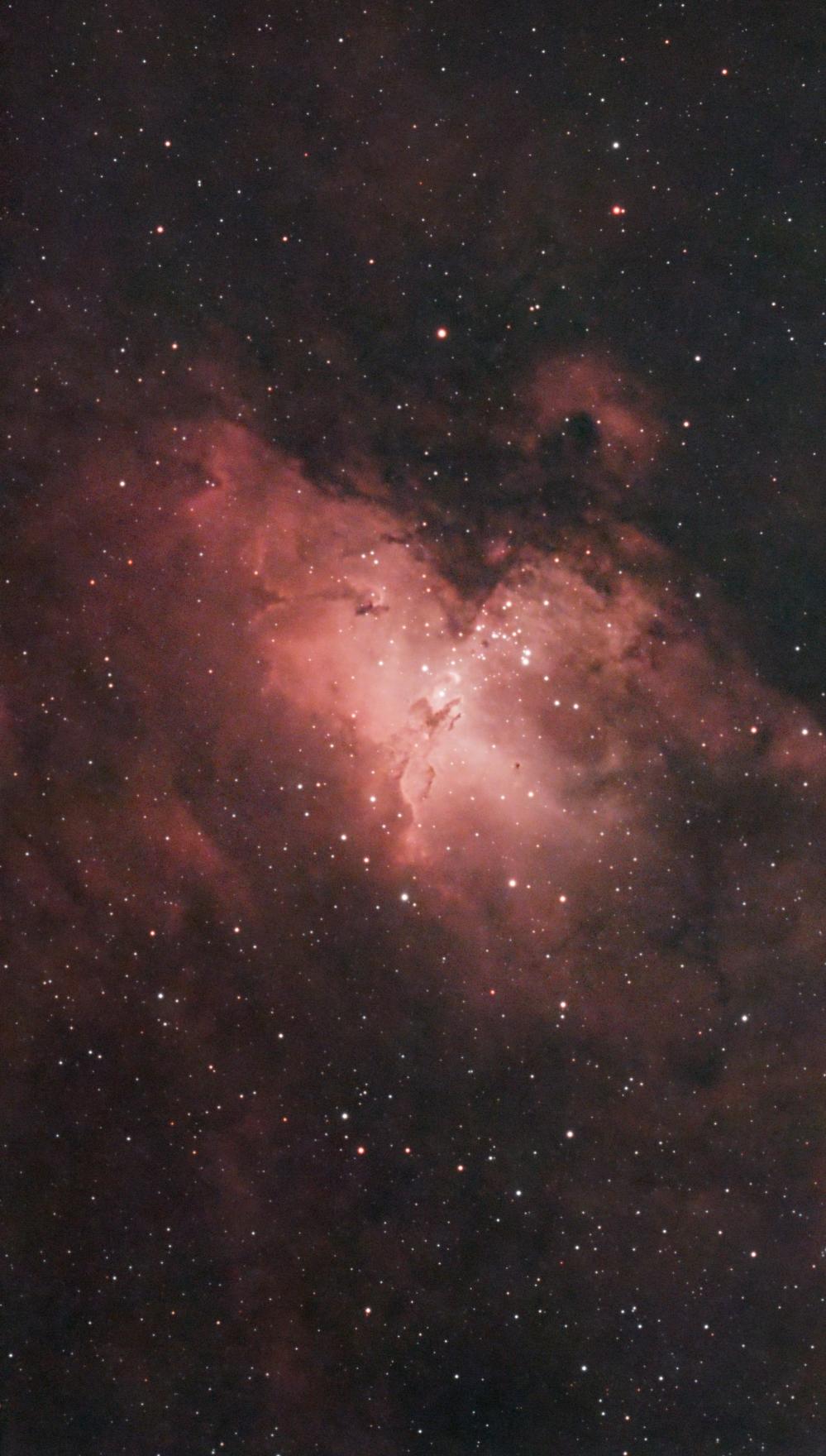 夜幕下的星空如同梦幻之境。拿起你的设备 开启追光之旅哦 作者：utopia