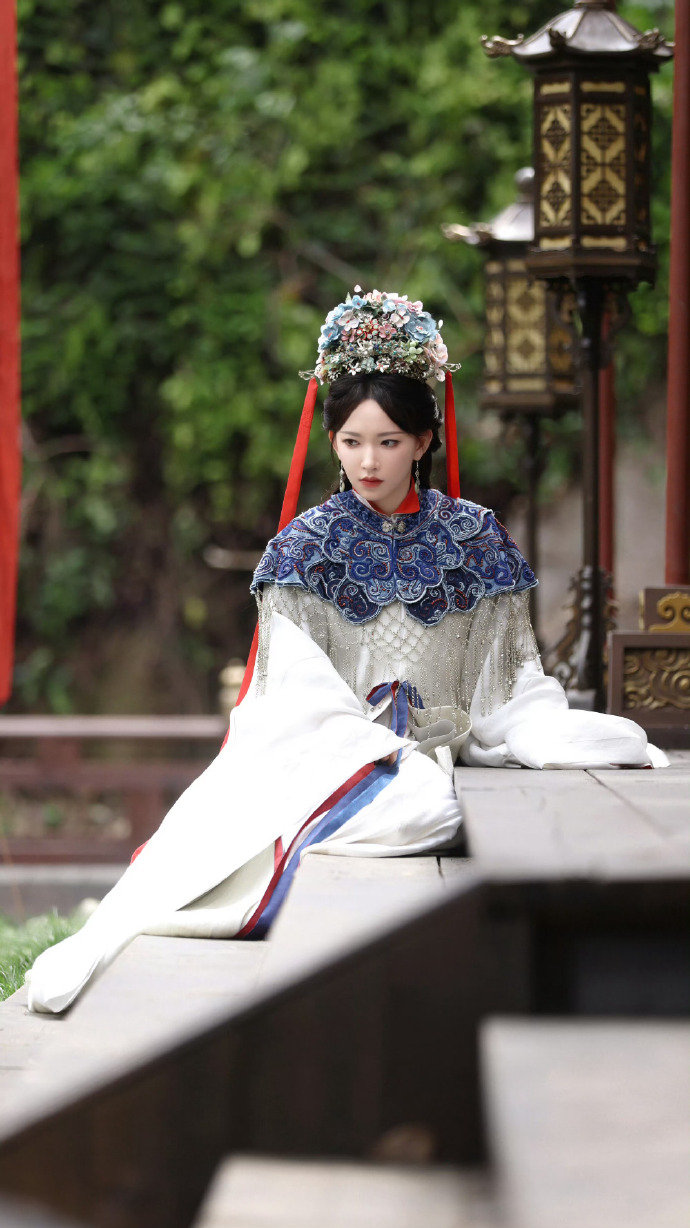 程潇去看了妹妹的毕业大戏 这波姐姐力直接拉满！程潇被偶遇到低调现身妹妹毕业大戏现