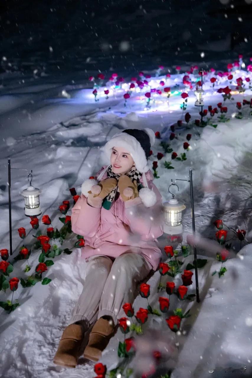 冬季北疆产品特别安排雪地玫瑰打卡美拍！！！
爱你所爱 奔赴山海
我在雪地里种下了
