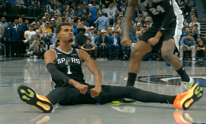 来看怪物打球，文班亚马29分钟狂砍40+15！这真的太恐怖了，未来统治NBA不是