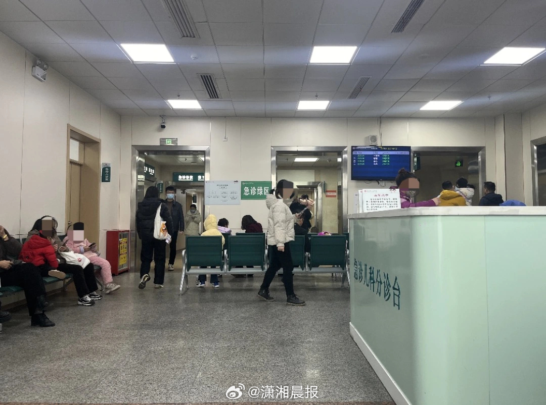 【#甲流患者未及时治疗发展成肺炎#！医生建议#甲流发病48小时内服用抗病毒药物#