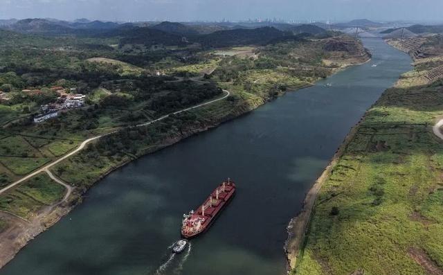 联合早报报道：“美国国务卿卢比奥指责，中国在巴拿马废除香港长和集团旗下巴拿马港口