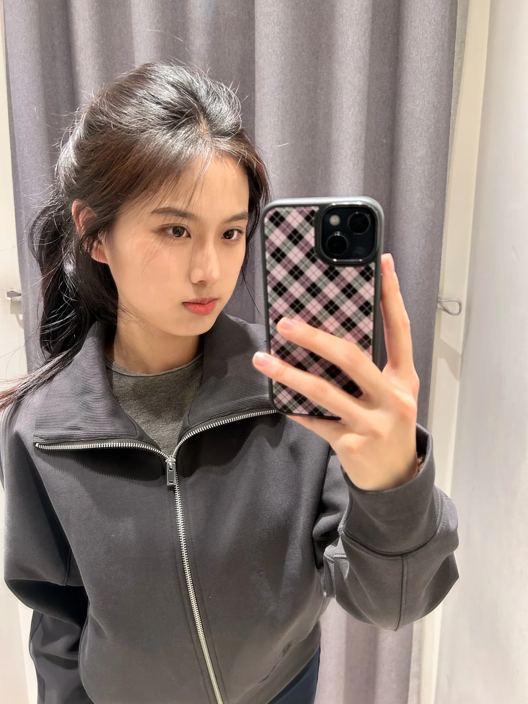 喜欢一些对镜拍 灰色系