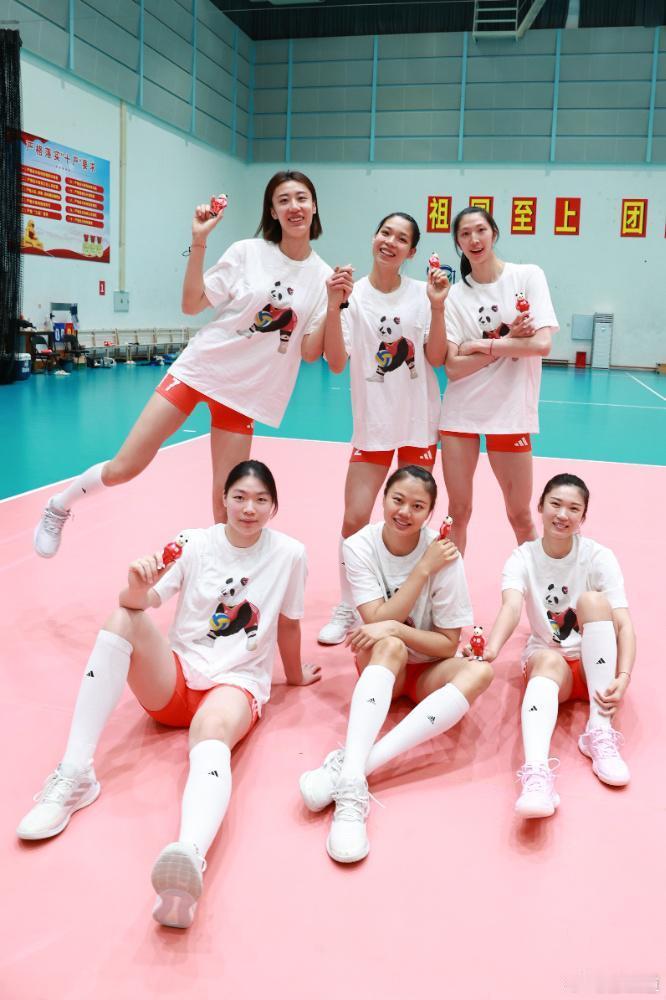 中国女排张籽萱可可爱爱，中国女排2025女排世锦赛 ​​​