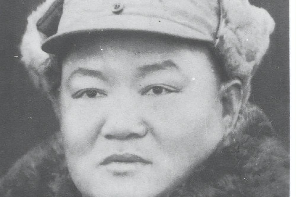 1935年6月，红一方面军和红四方面军在懋功胜利会师。红一方面军辗转数省，一路苦