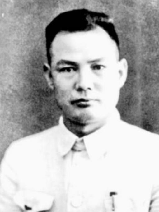 1969年叶剑英下放工厂时，工友坚持规定称呼他老叶，这背后有怎样的原因？
193