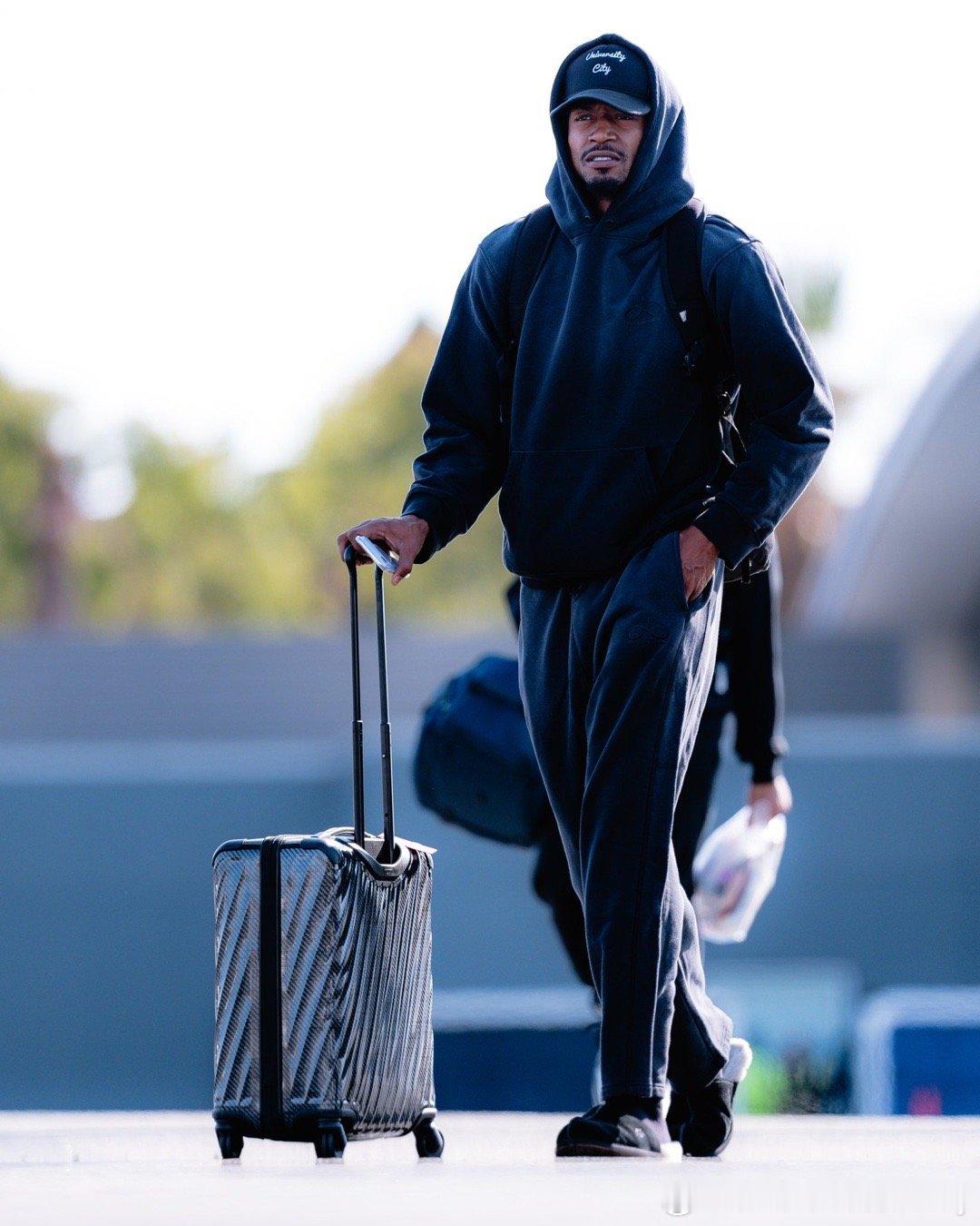 早登哥明天请假了，比尔保罗明日战旧主，看你们的了。 ​​​