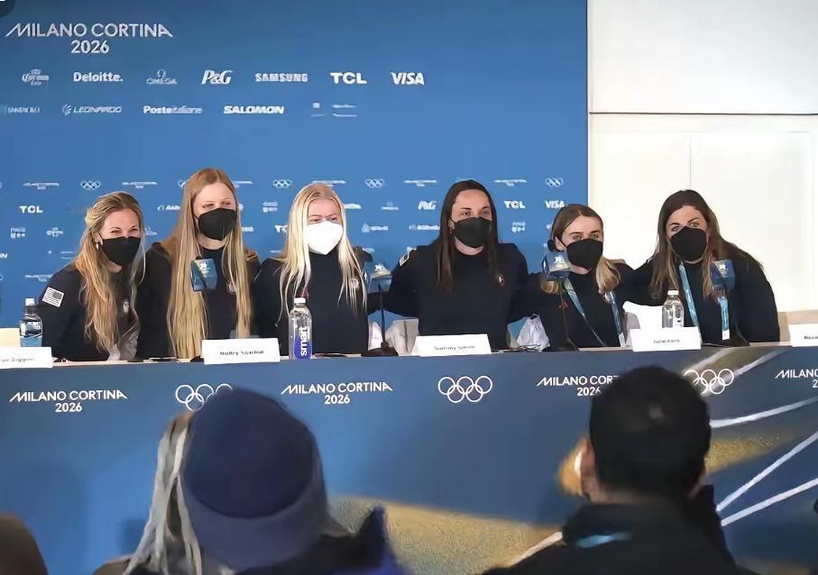 美国运动员集体戴口罩引猜测！

在意大利米兰正在举行的冬奥会，赛事如火如荼。但是