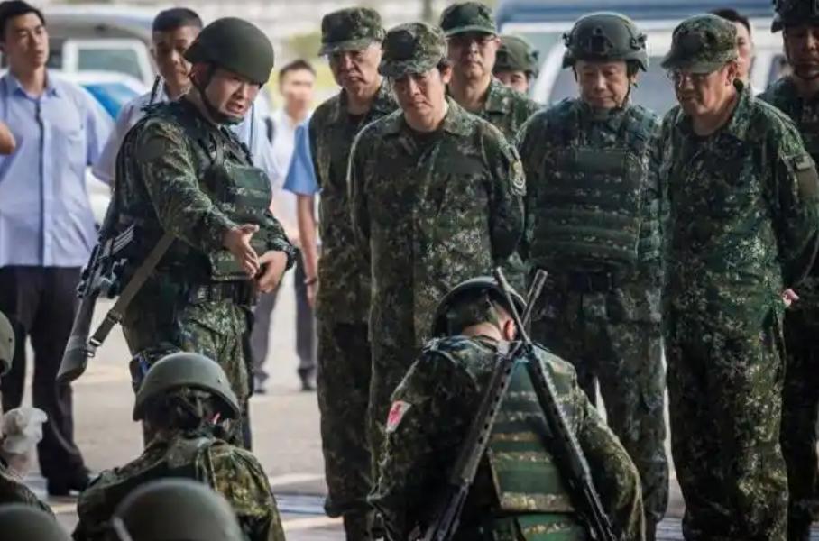 台军将面临的尴尬：若你抵抗人民解放军收复台湾，被打死了你算谁家的烈士？你战死后，