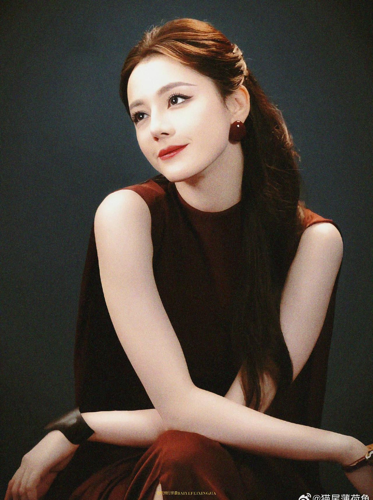 迪丽热巴[超话]迪丽热巴0603生日快乐 dlrb今天星期巴 

“当我化了一个