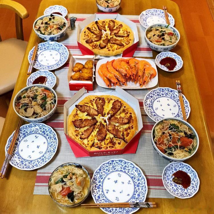 【搬运】2018年08月16日晚餐久违的米粉汤家乡的味道加了：西红柿、黑木耳去蒂