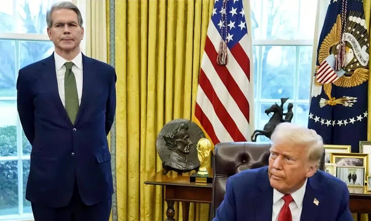 美军轰炸伊朗引爆全球“油荒”，特朗普竟对全世界加税！盟友怒斥：这是在给危机“火上