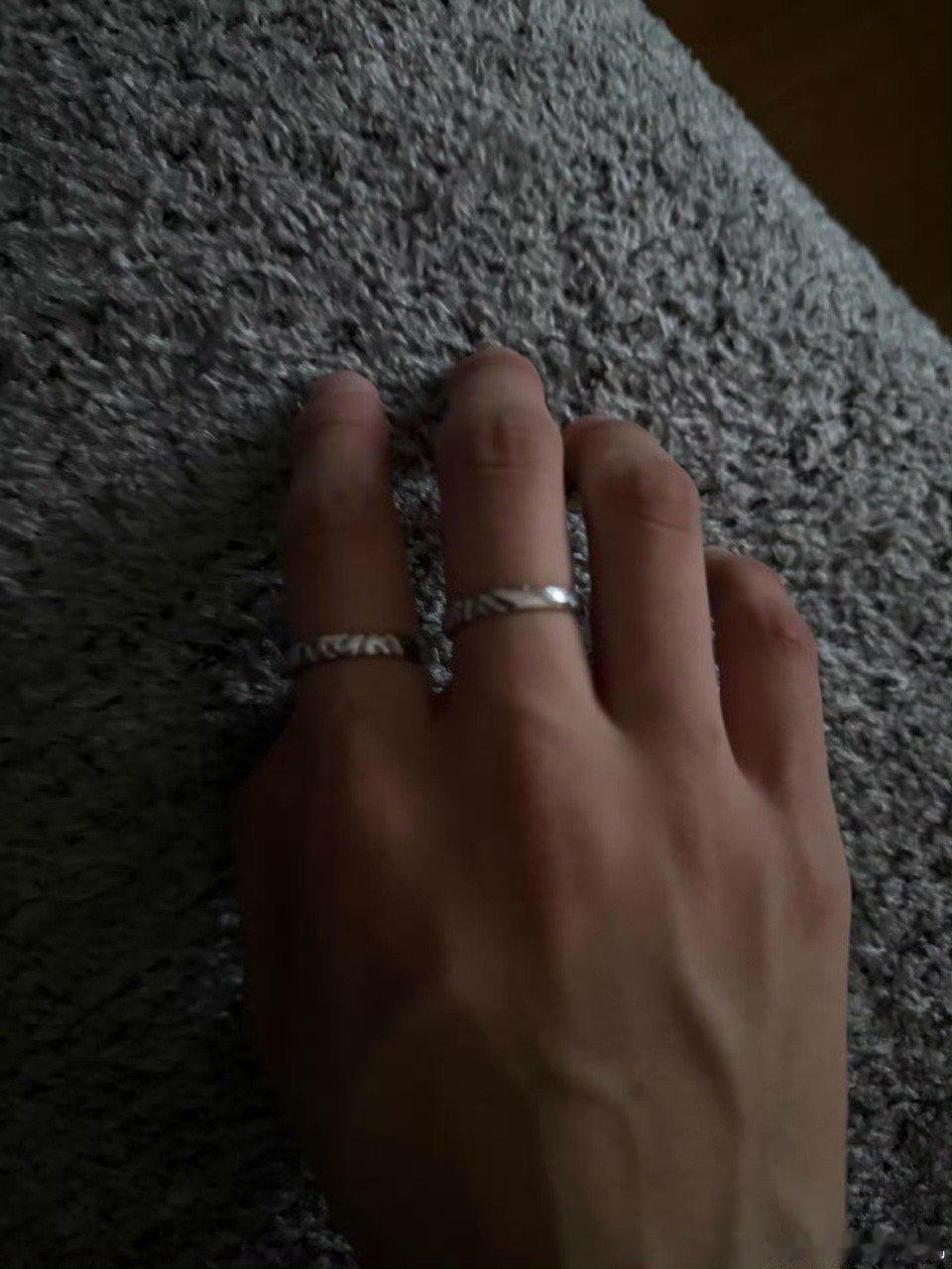 金道英的戒指交给李东赫保管了金道英把戒指交给李东赫保管了金道英把戒指交给李东赫保