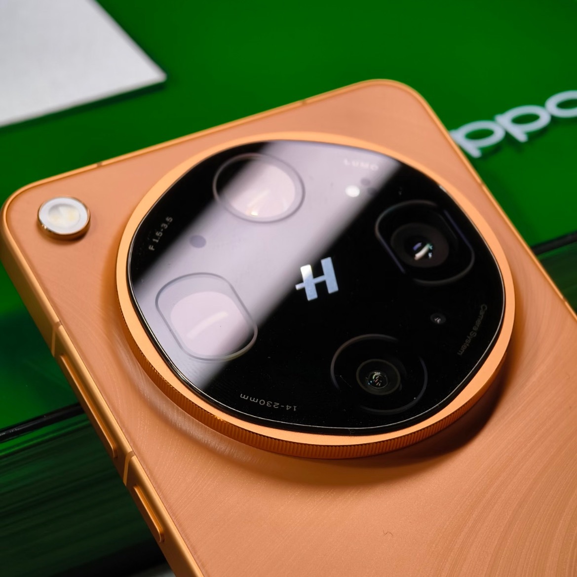 摄影党提前看！戳【网页链接】OPPO Find X9 Ultra 是即将于今晚（