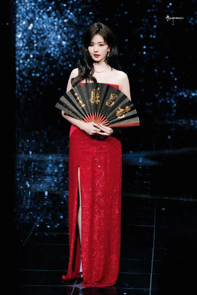 白鹿想要红毯BGM白鹿就得到 白鹿的红毯专属BGM这不就来啦！美女的小愿望立刻被