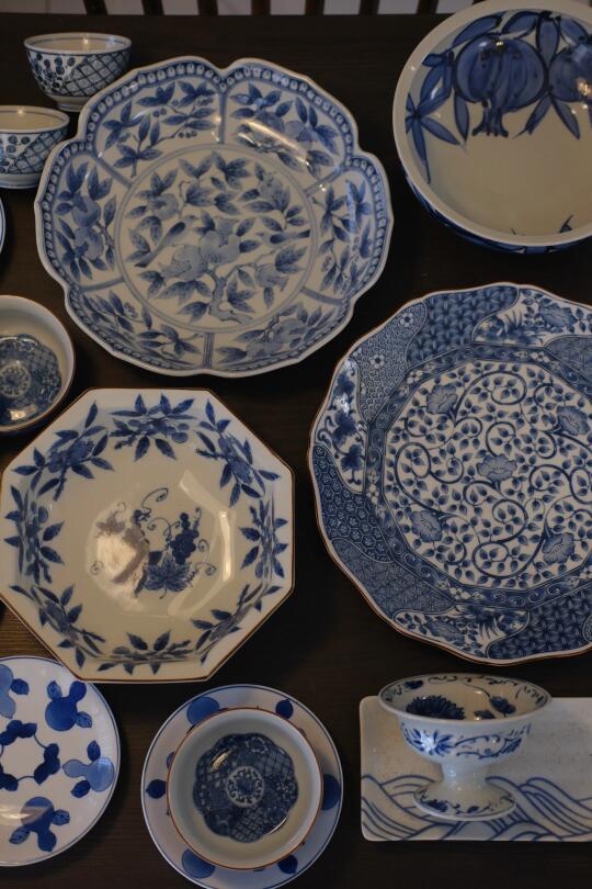 搭配了一桌青花